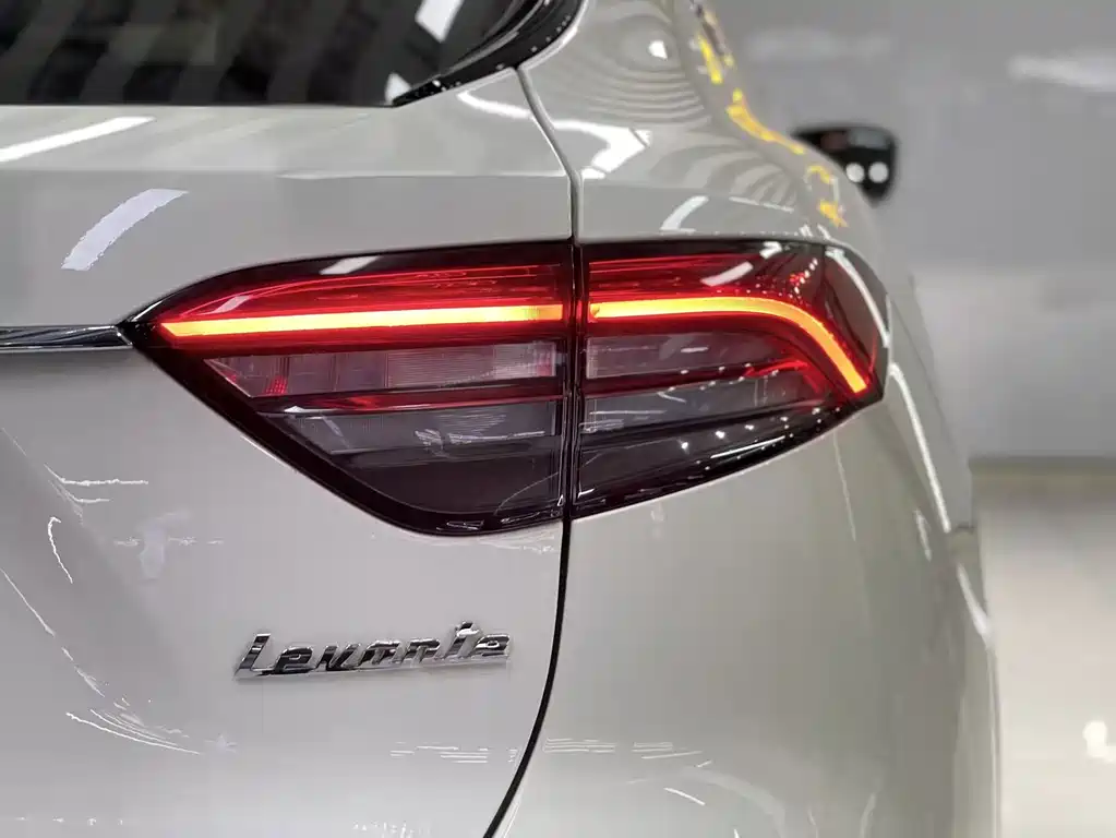 Maserati Levante — фото 9