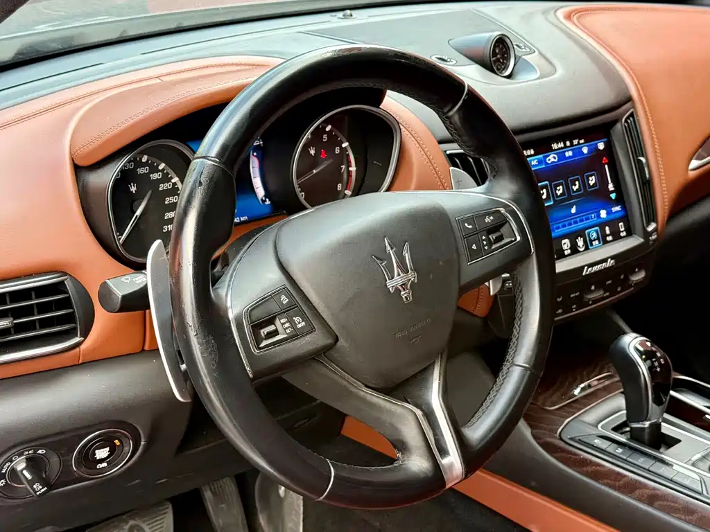 Maserati Levante — фото 10
