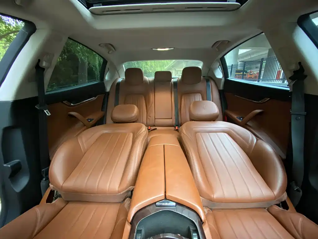 Maserati Quattroporte — фото 21