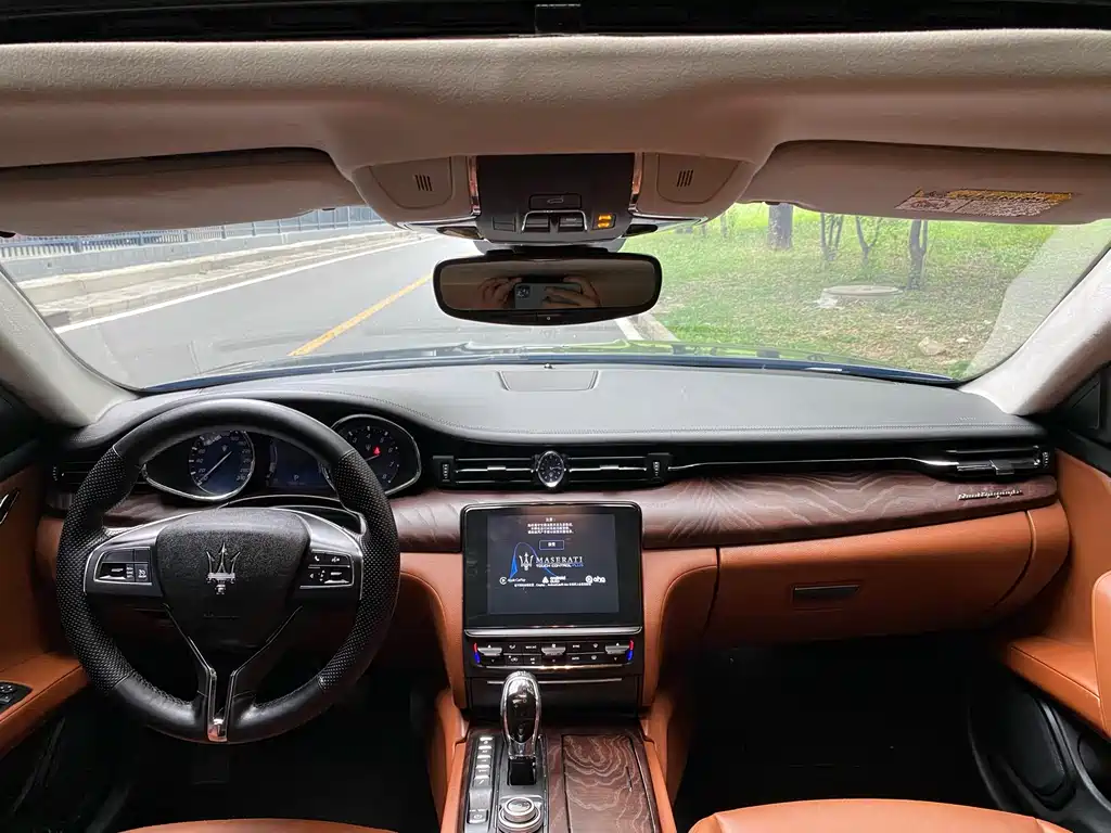 Maserati Quattroporte — фото 6