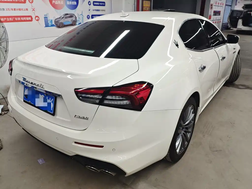 Maserati Ghibli — фото 10