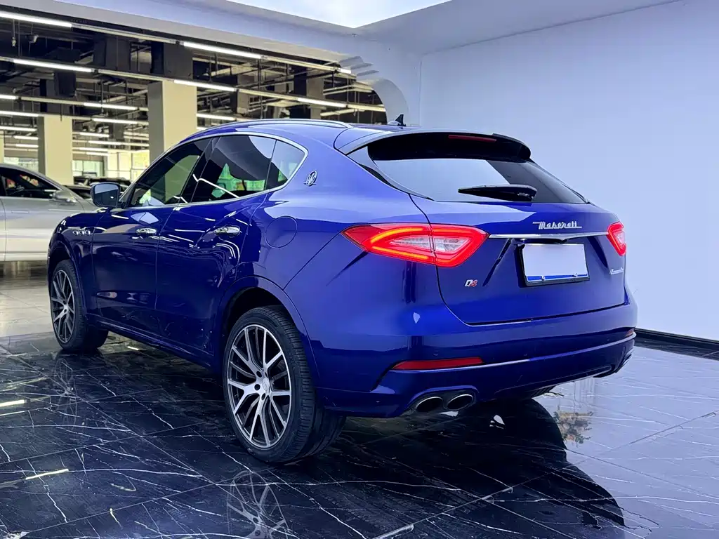 Maserati Levante — фото 15