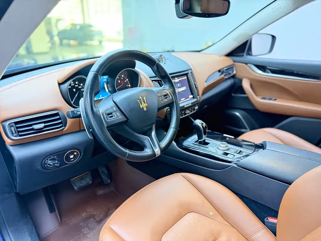 Maserati Levante — фото 6