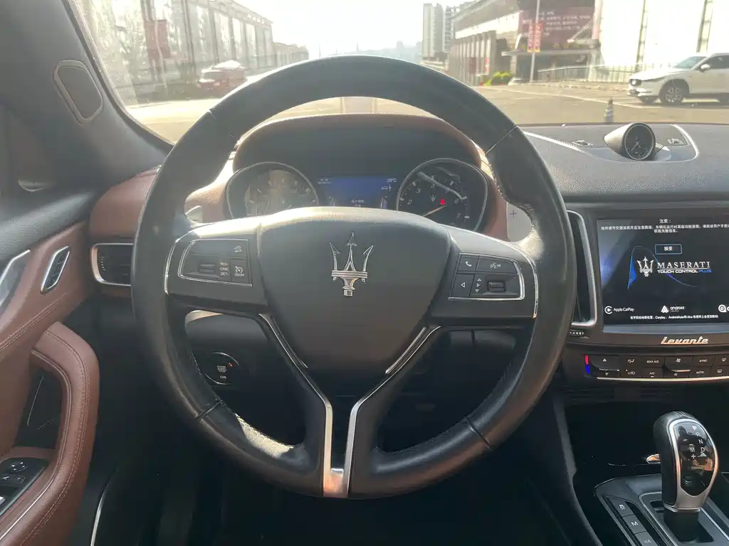 Maserati Levante — фото 10
