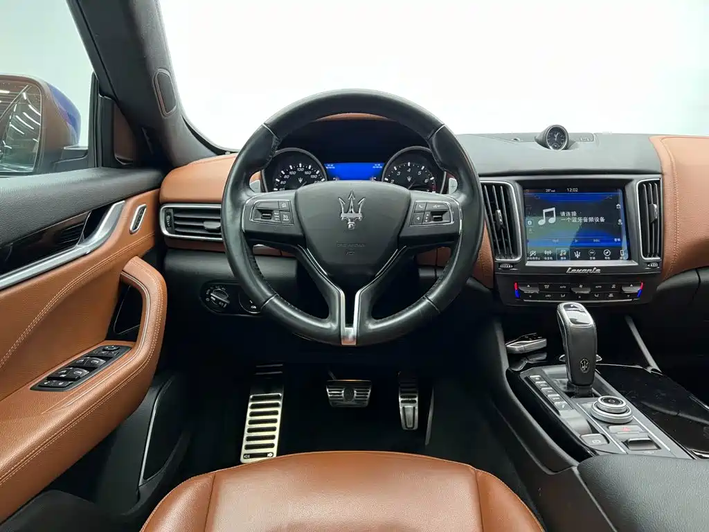 Maserati Levante — фото 20