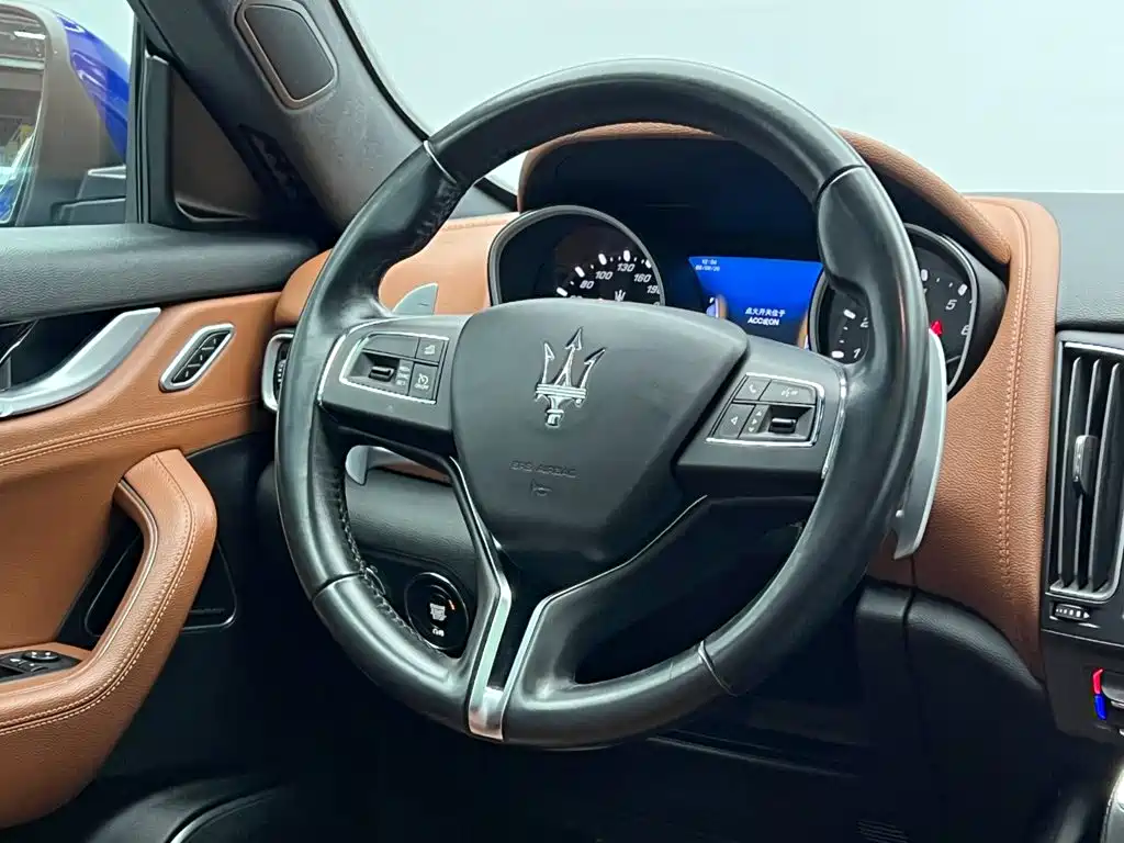 Maserati Levante — фото 23