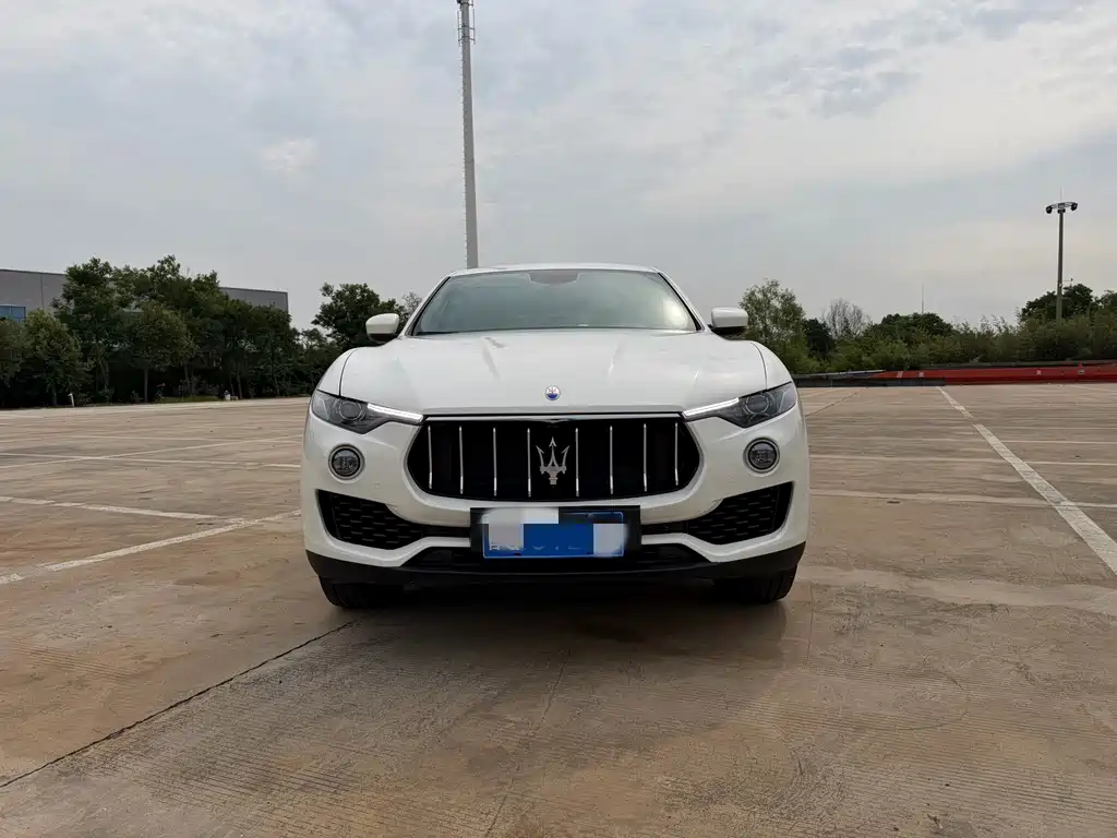 Maserati Levante — фото 2