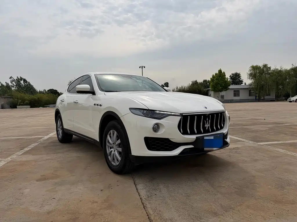 Maserati Levante — фото 3