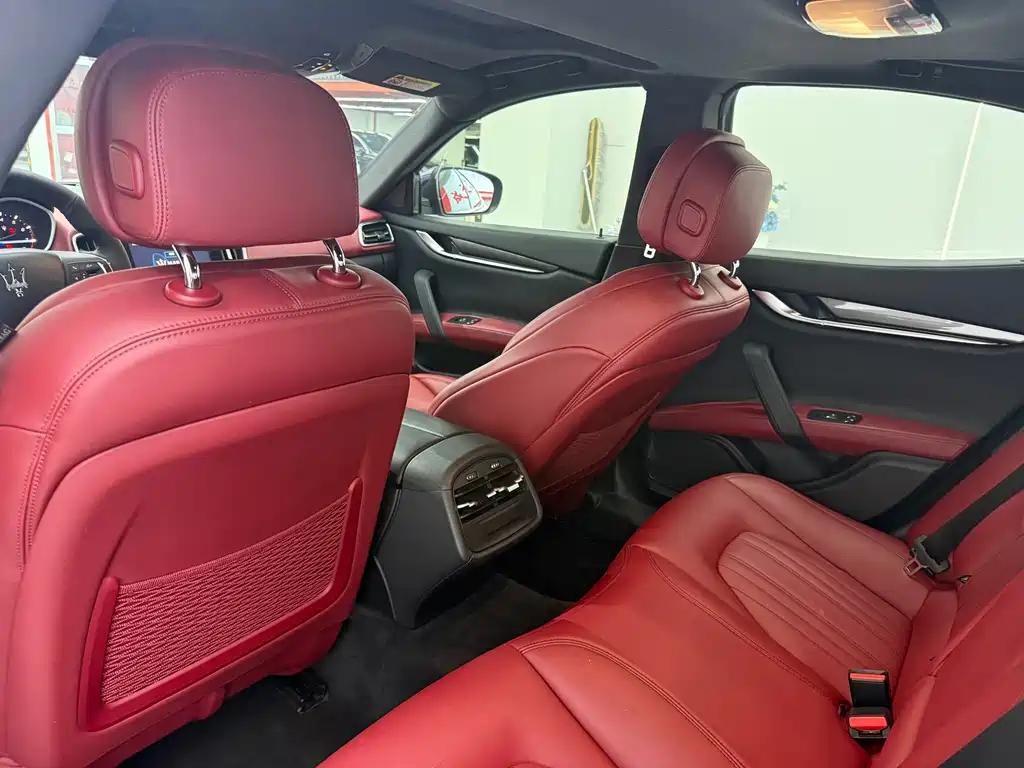 Maserati Ghibli — фото 11