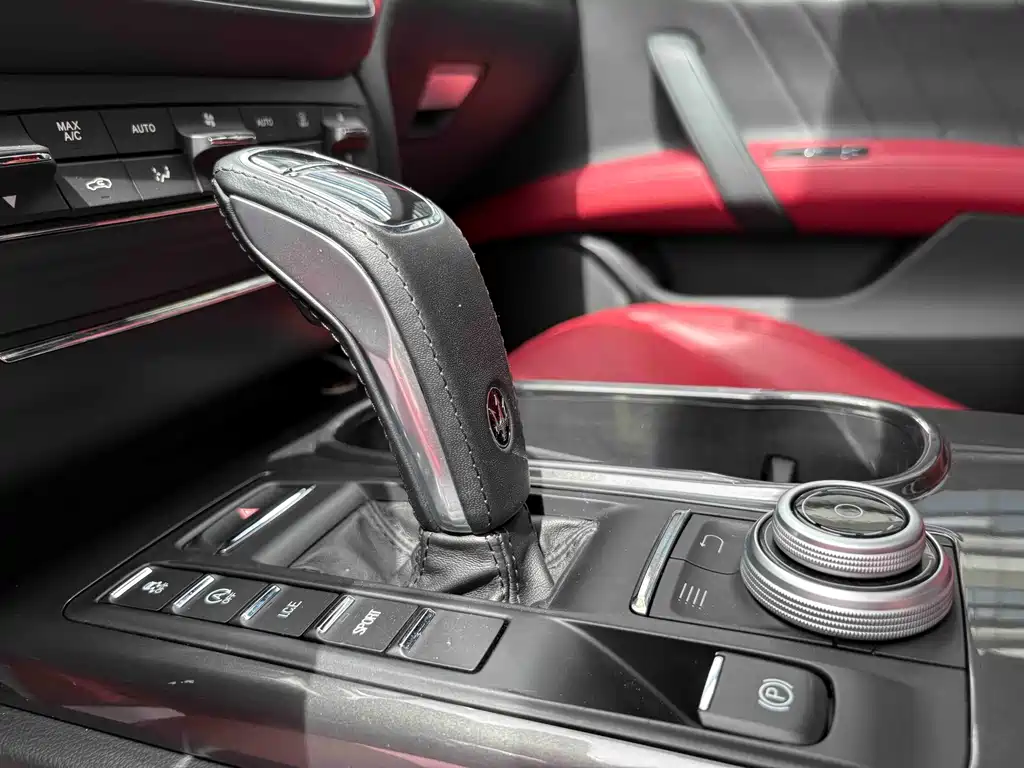 Maserati Ghibli — фото 13