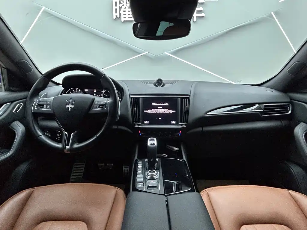 Maserati Levante — фото 11