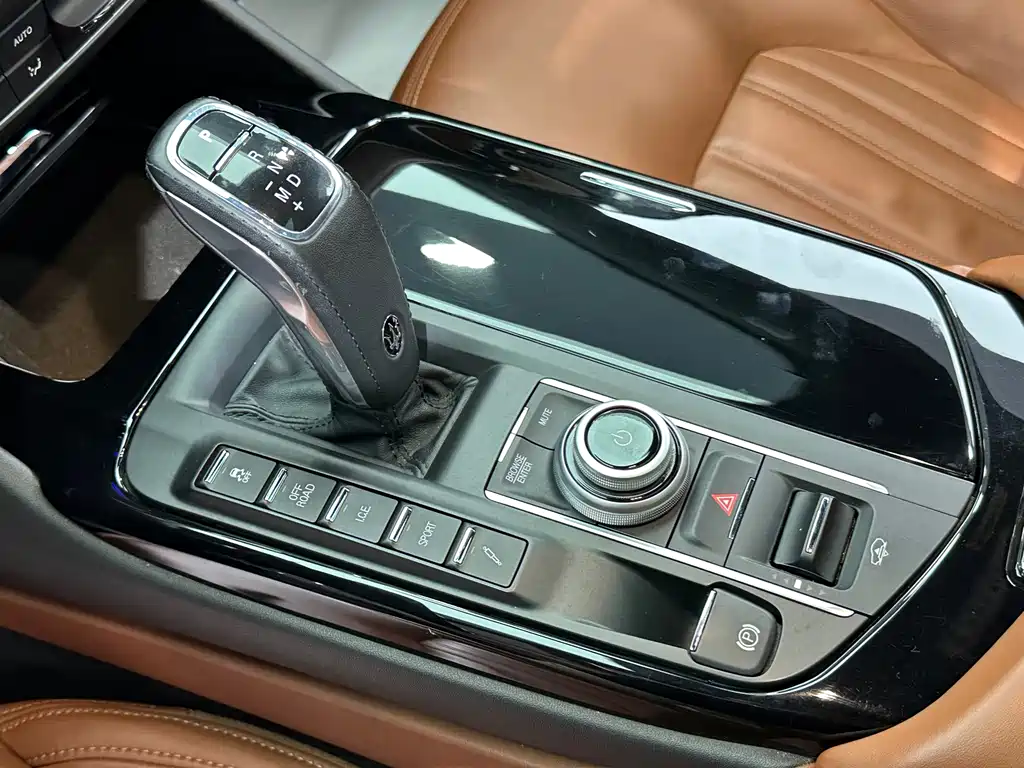 Maserati Levante — фото 15