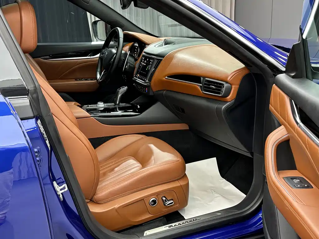 Maserati Levante — фото 30