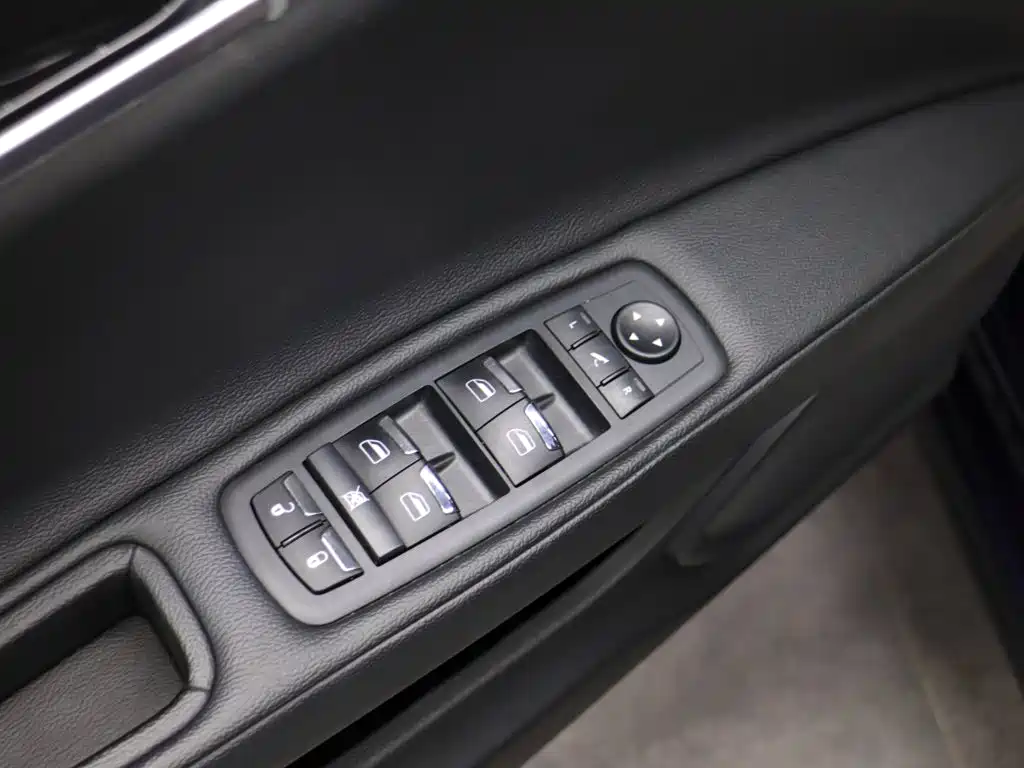 Maserati Ghibli — фото 21