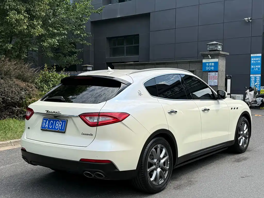 Maserati Levante — фото 4