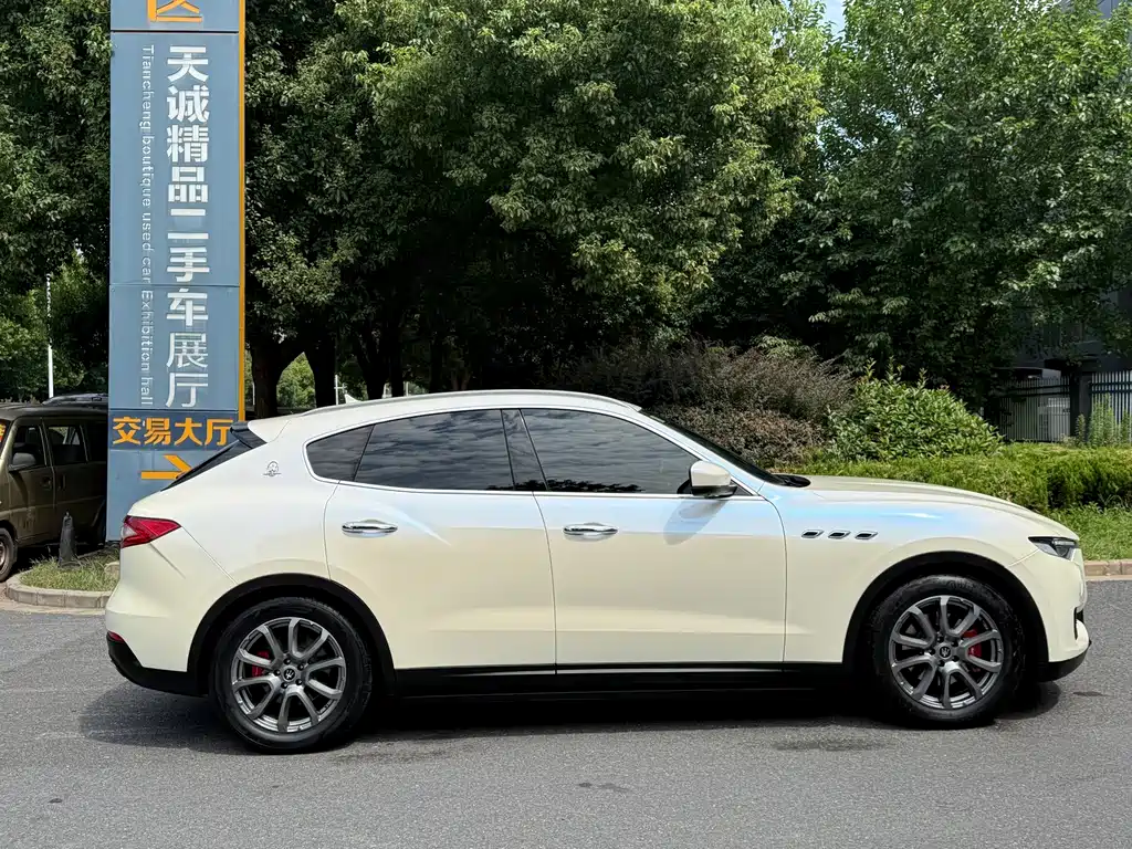 Maserati Levante — фото 5