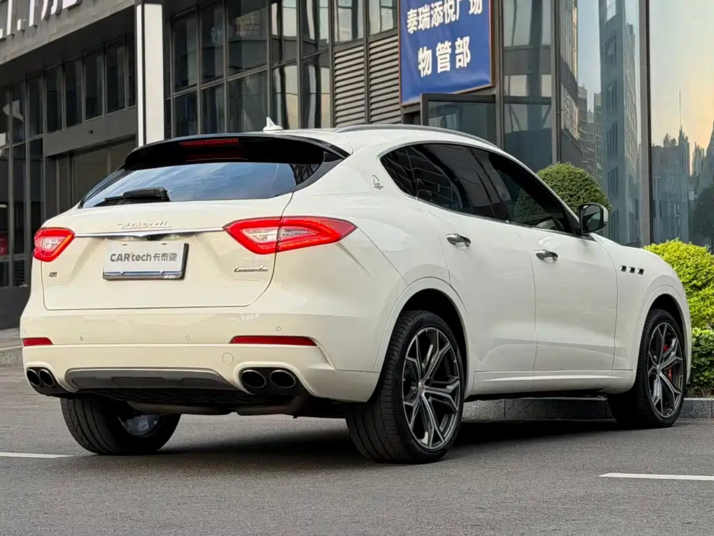 Maserati Levante — фото 3