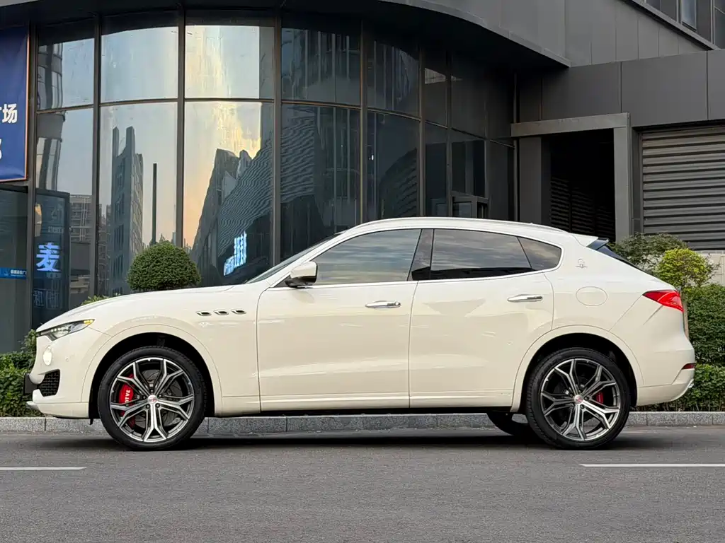Maserati Levante — фото 5