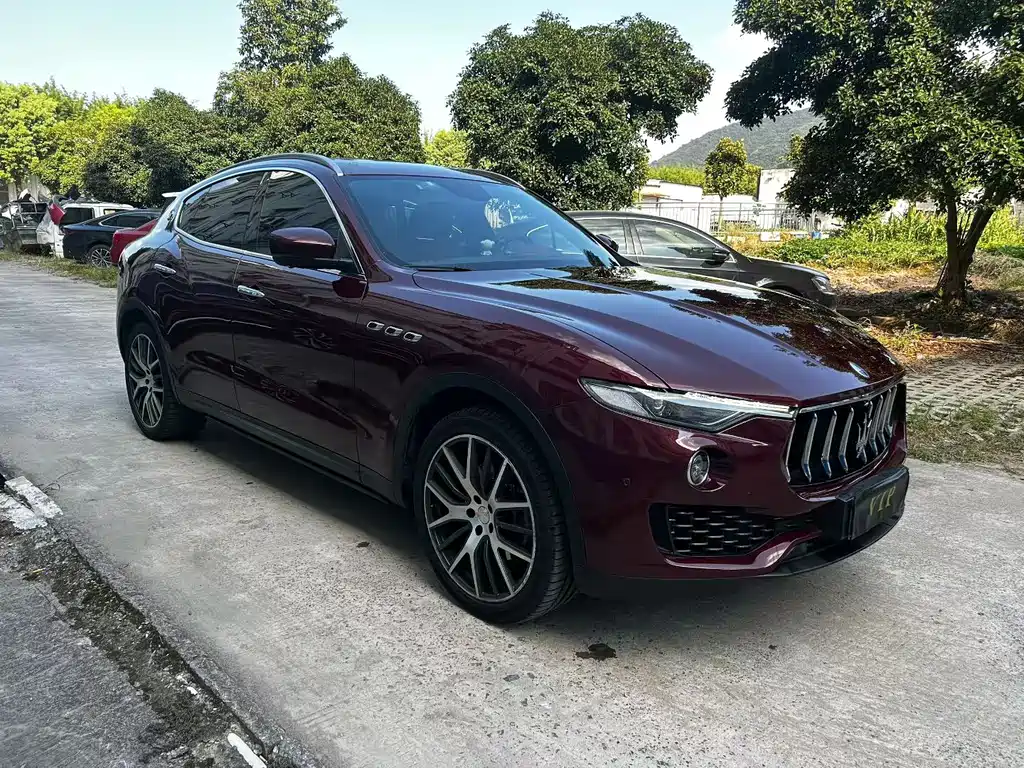 Maserati Levante — фото 3