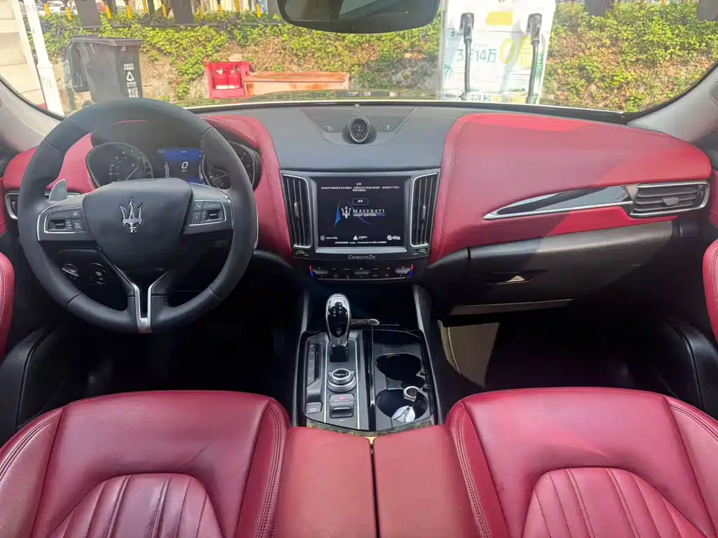 Maserati Levante — фото 6