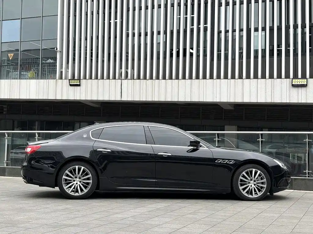 Maserati Quattroporte — фото 4