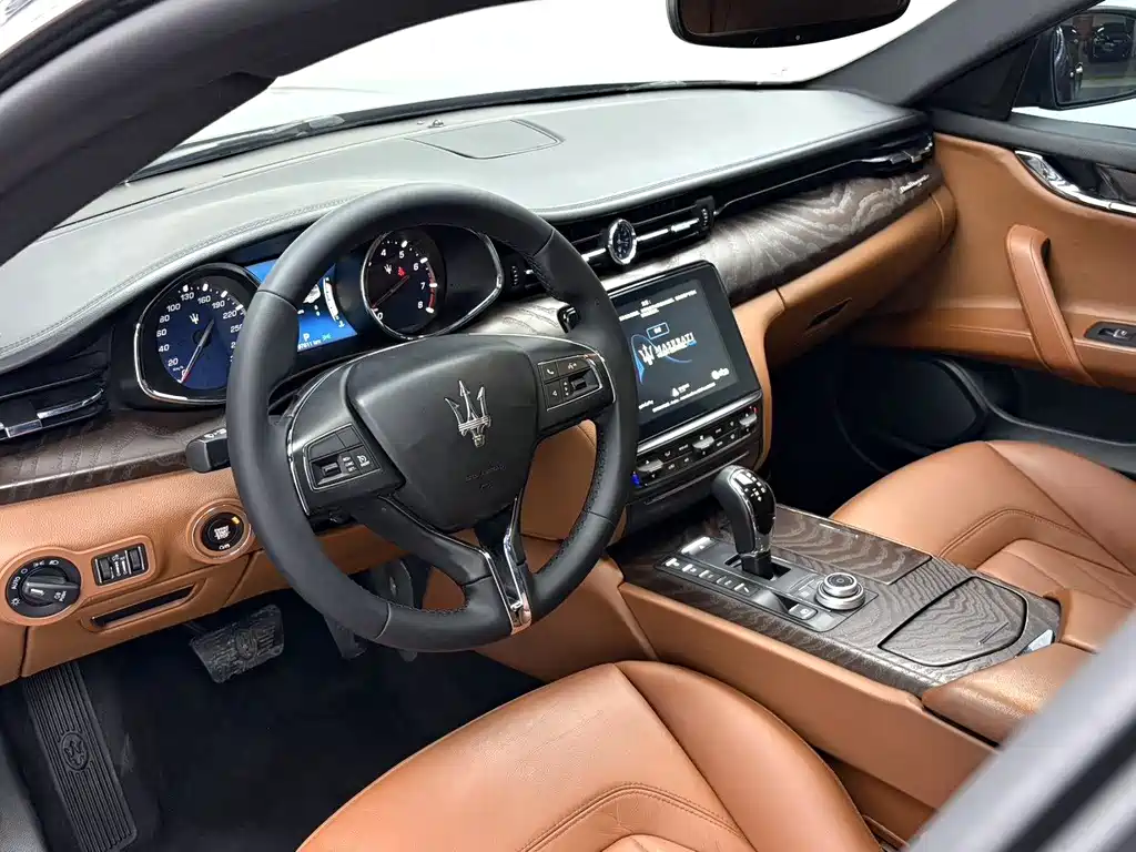 Maserati Quattroporte — фото 5