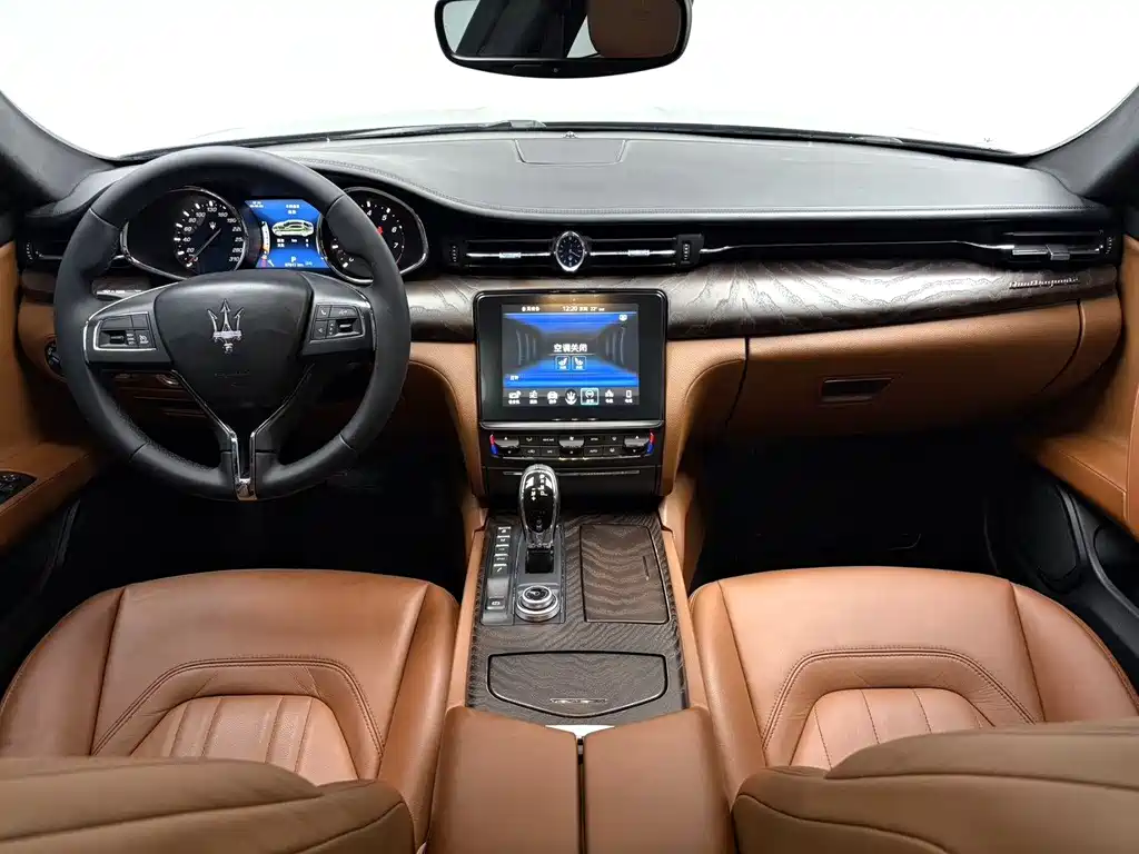 Maserati Quattroporte — фото 6