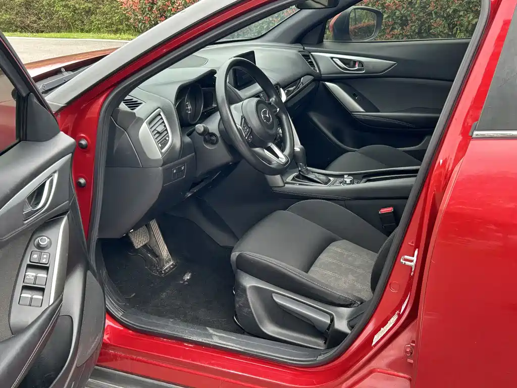 Mazda CX-4 — фото 10