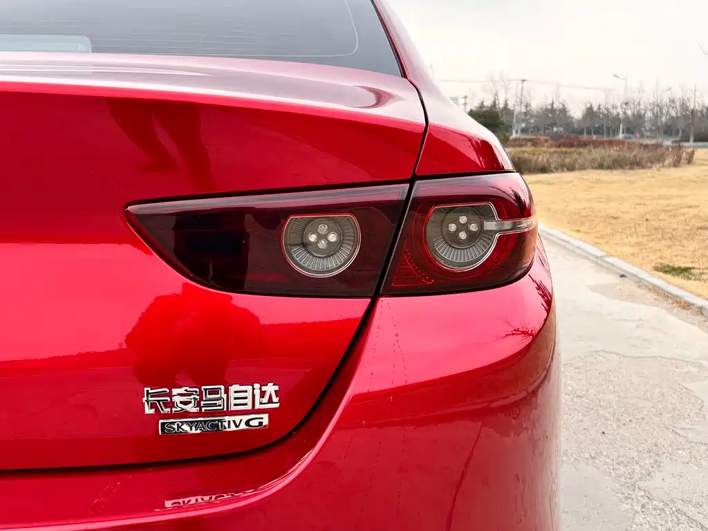 Mazda 3 Axela — фото 17