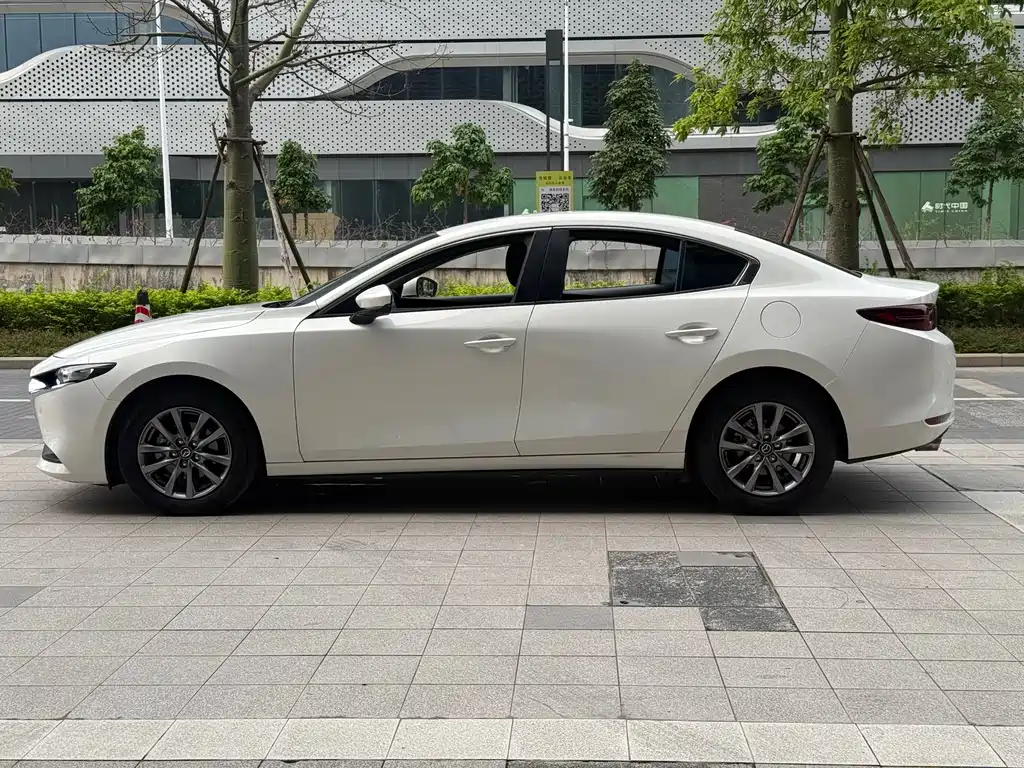 Mazda 3 Axela — фото 4