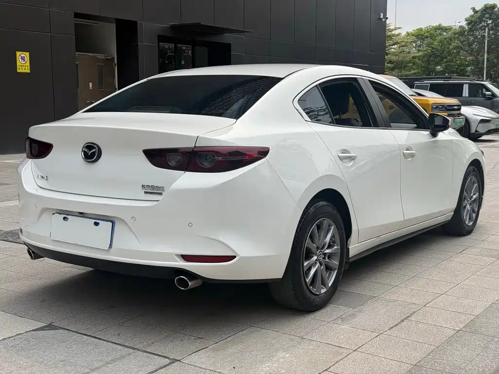 Mazda 3 Axela — фото 6