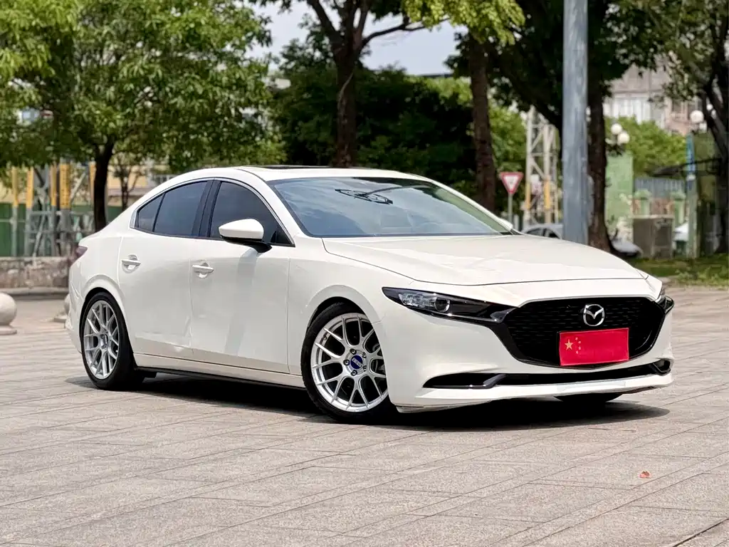 Mazda 3 Axela — фото 3