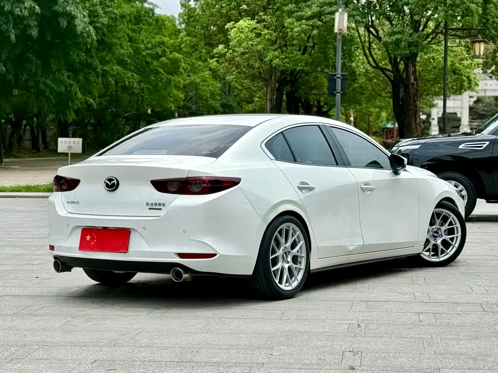Mazda 3 Axela — фото 6