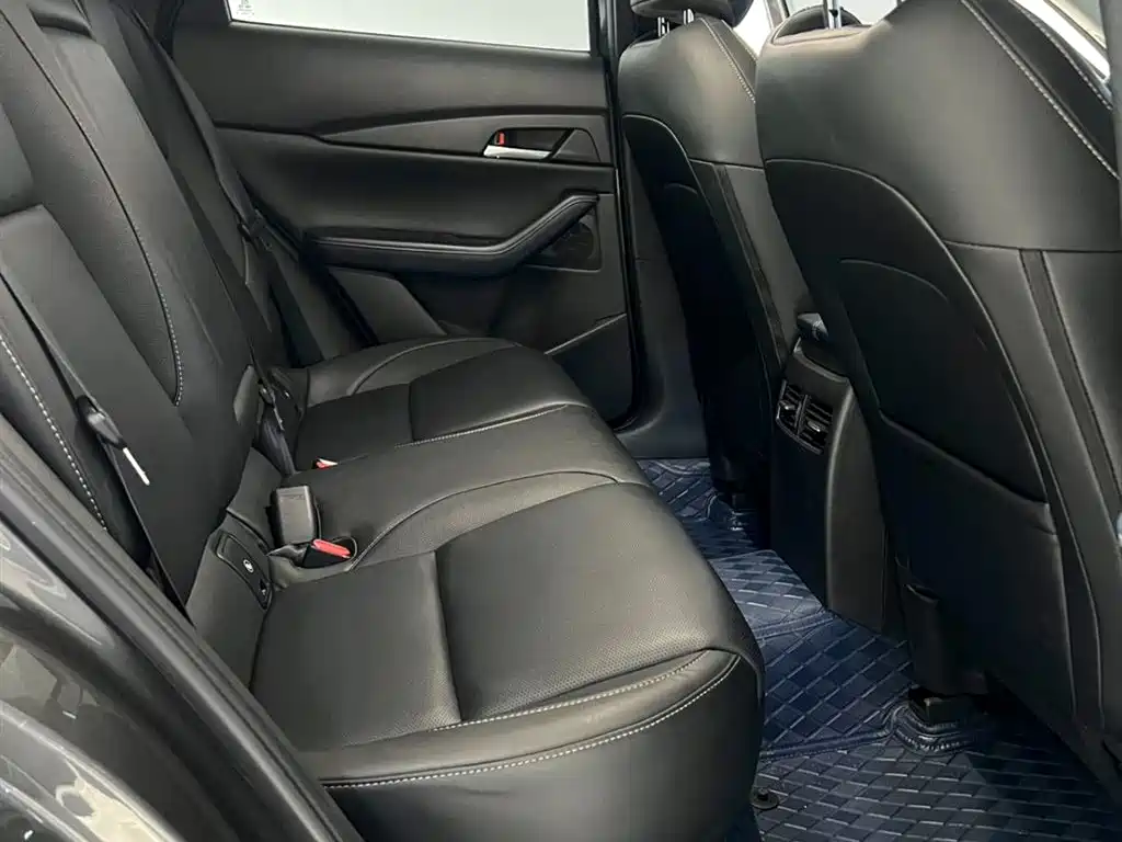 Mazda CX-30 — фото 11