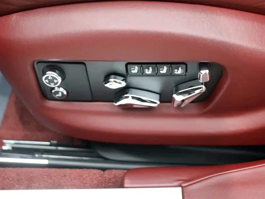 Bentley Flying Spur PHEV — фото 13