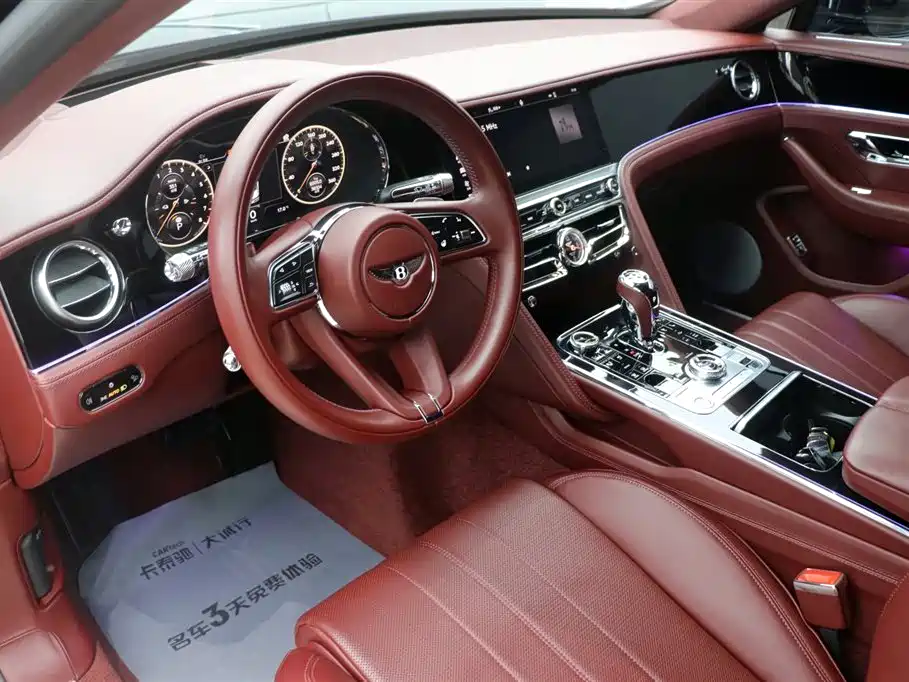 Bentley Flying Spur PHEV — фото 14