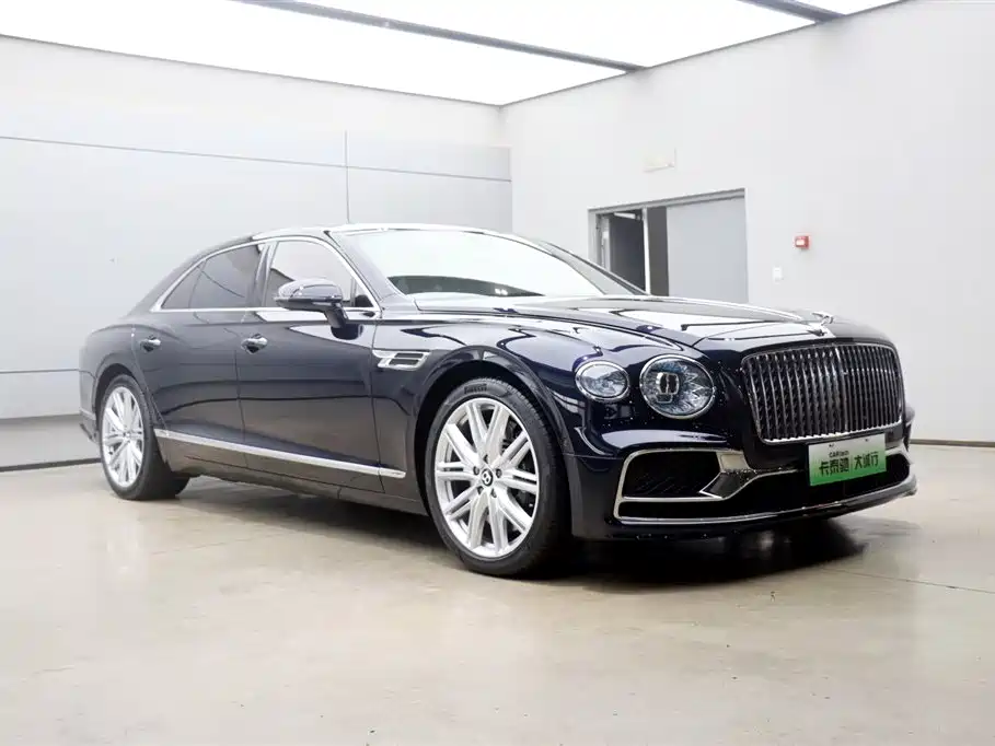 Bentley Flying Spur PHEV — фото 23