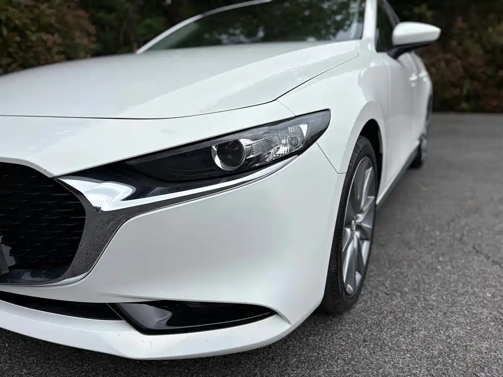 Mazda 3 Axela — фото 8