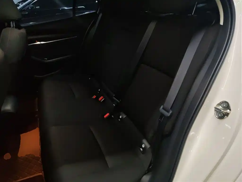 Mazda 3 Axela — фото 17