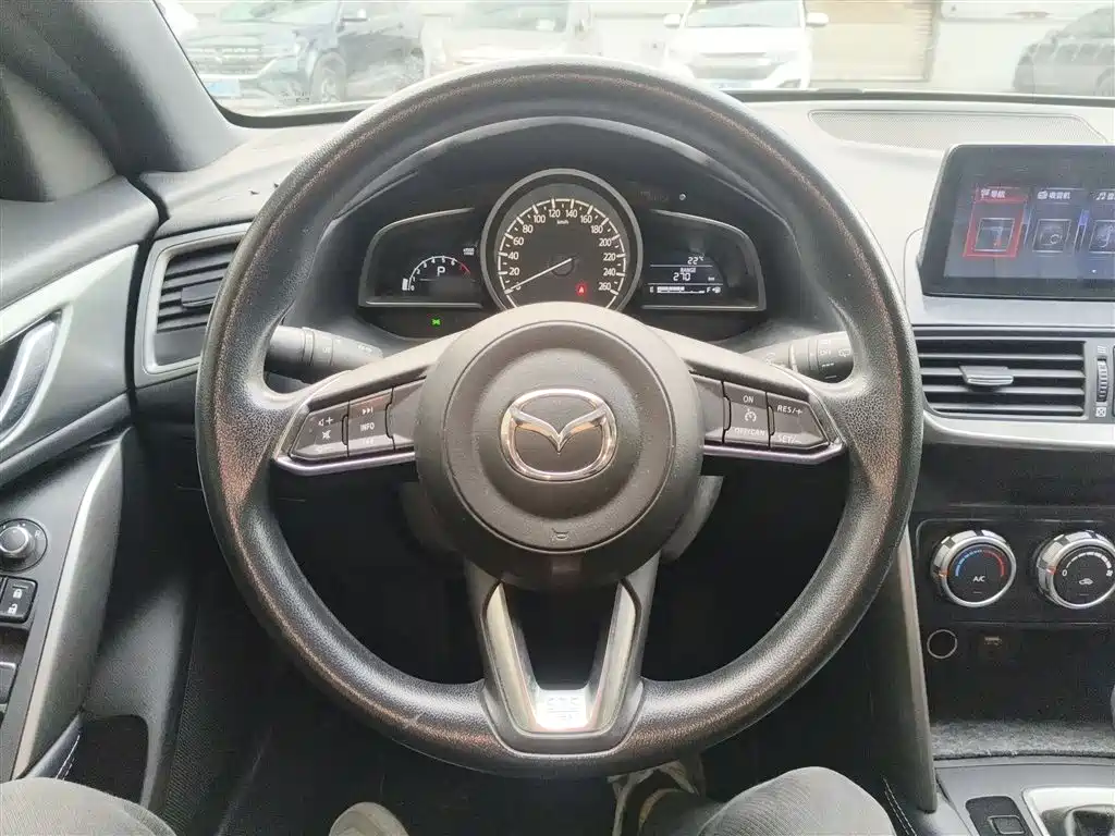 Mazda CX-4 — фото 11