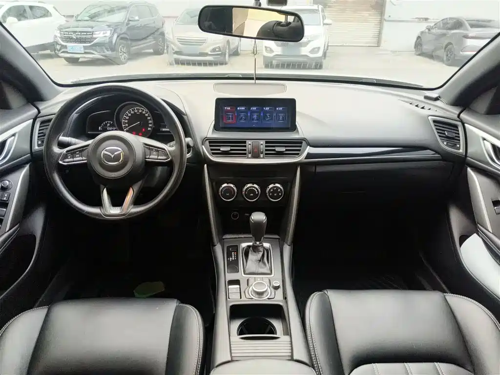 Mazda CX-4 — фото 10