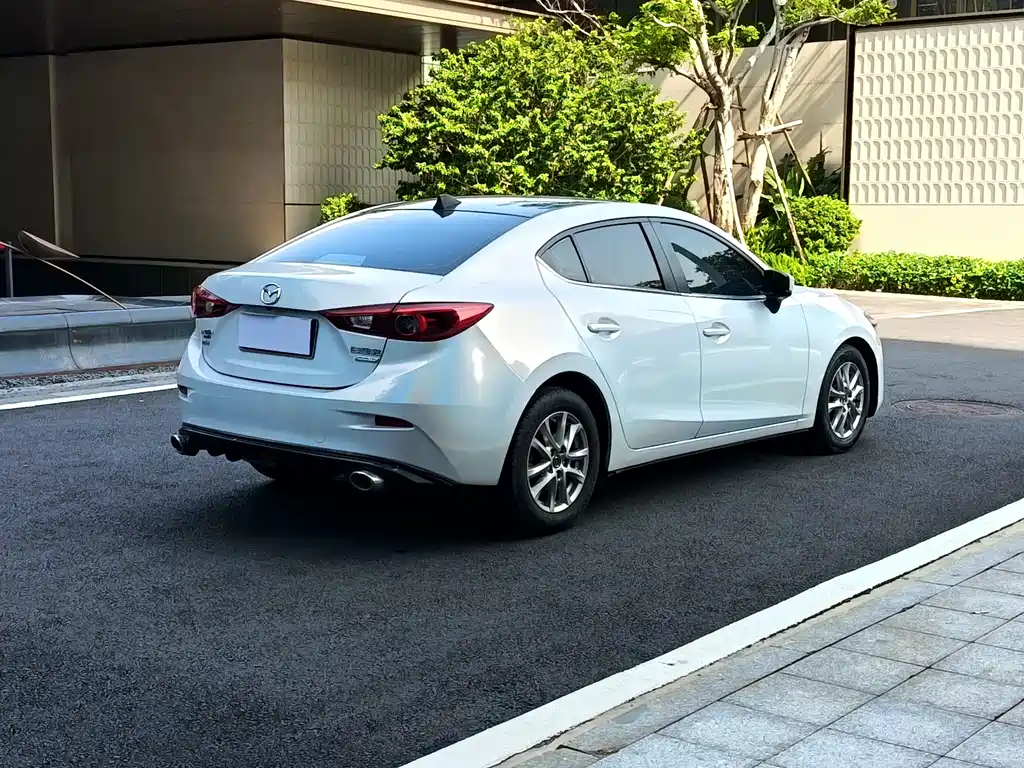 Mazda 3 Axela — фото 4