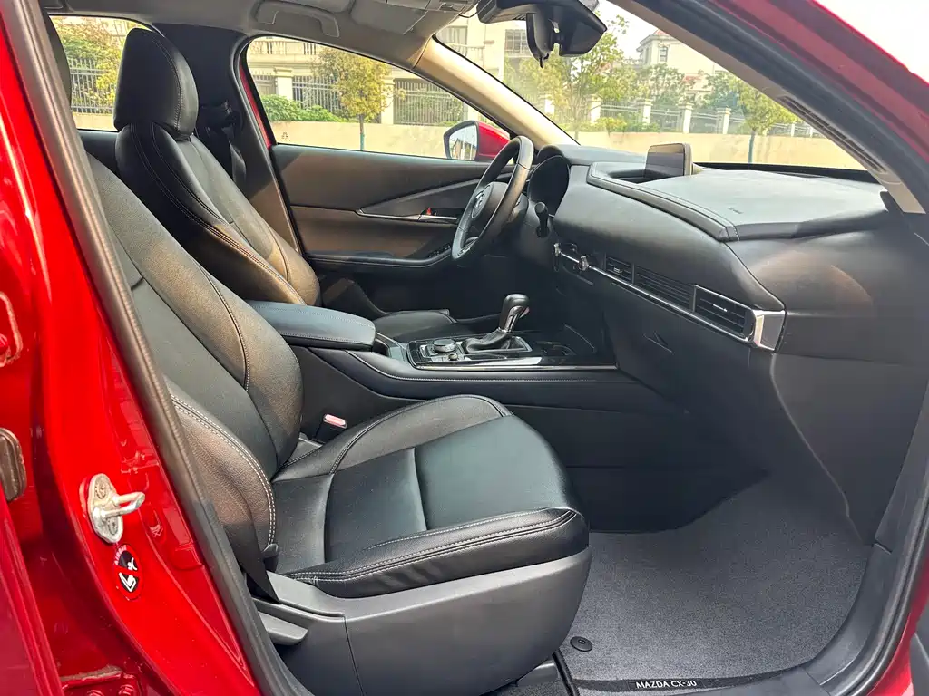 Mazda CX-30 — фото 9