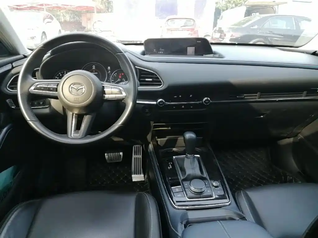Mazda CX-30 — фото 10
