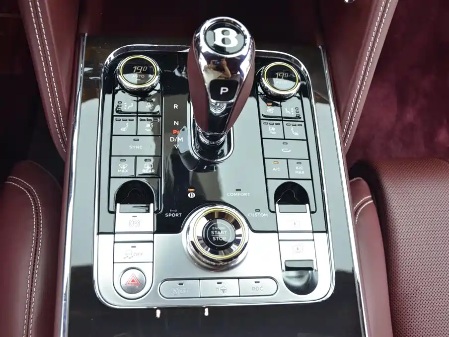 Bentley Flying Spur — фото 11