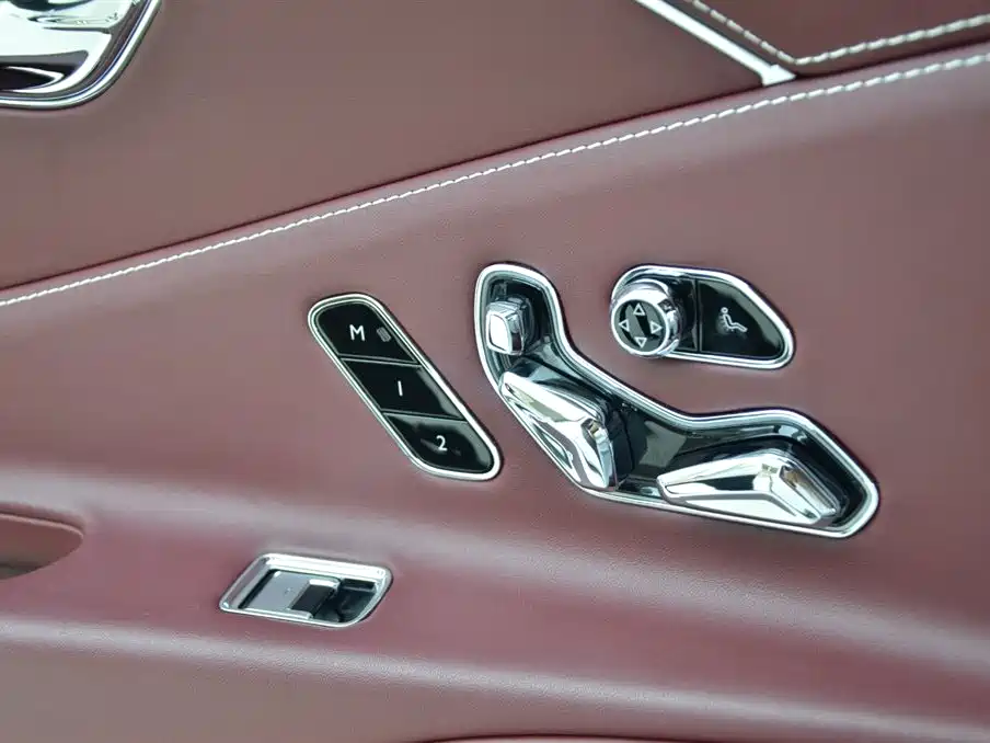 Bentley Flying Spur — фото 9