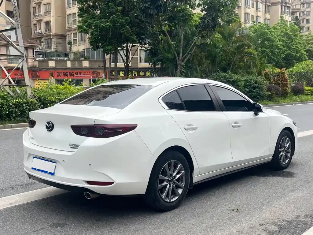 Mazda 3 Axela — фото 4