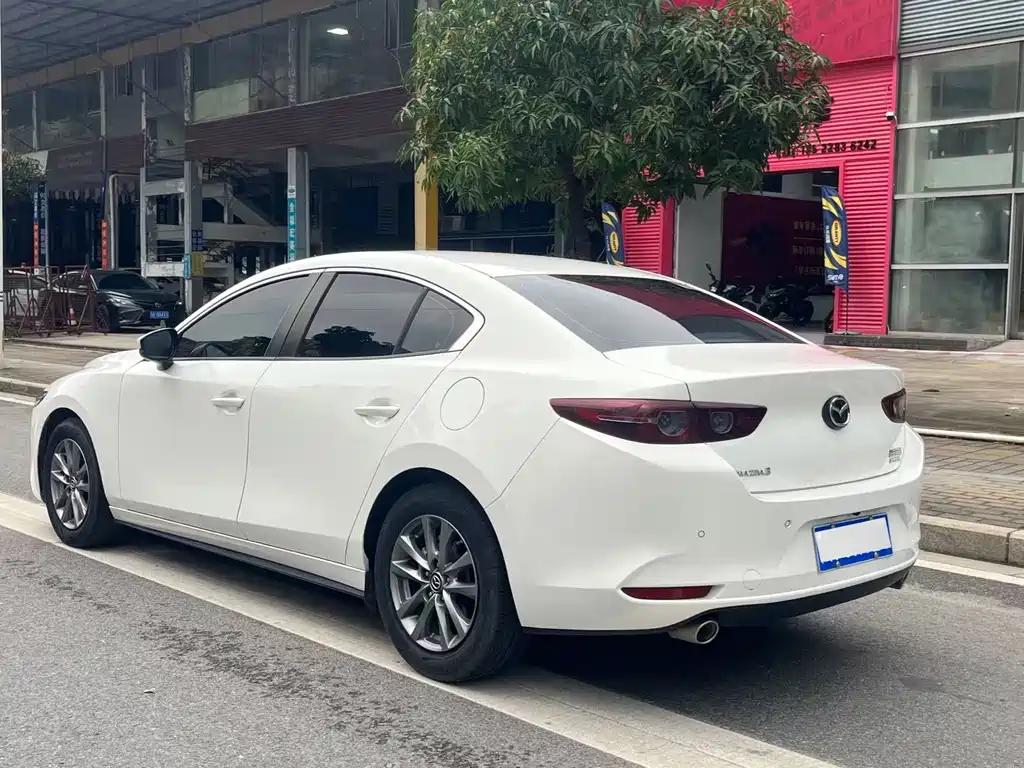 Mazda 3 Axela — фото 6