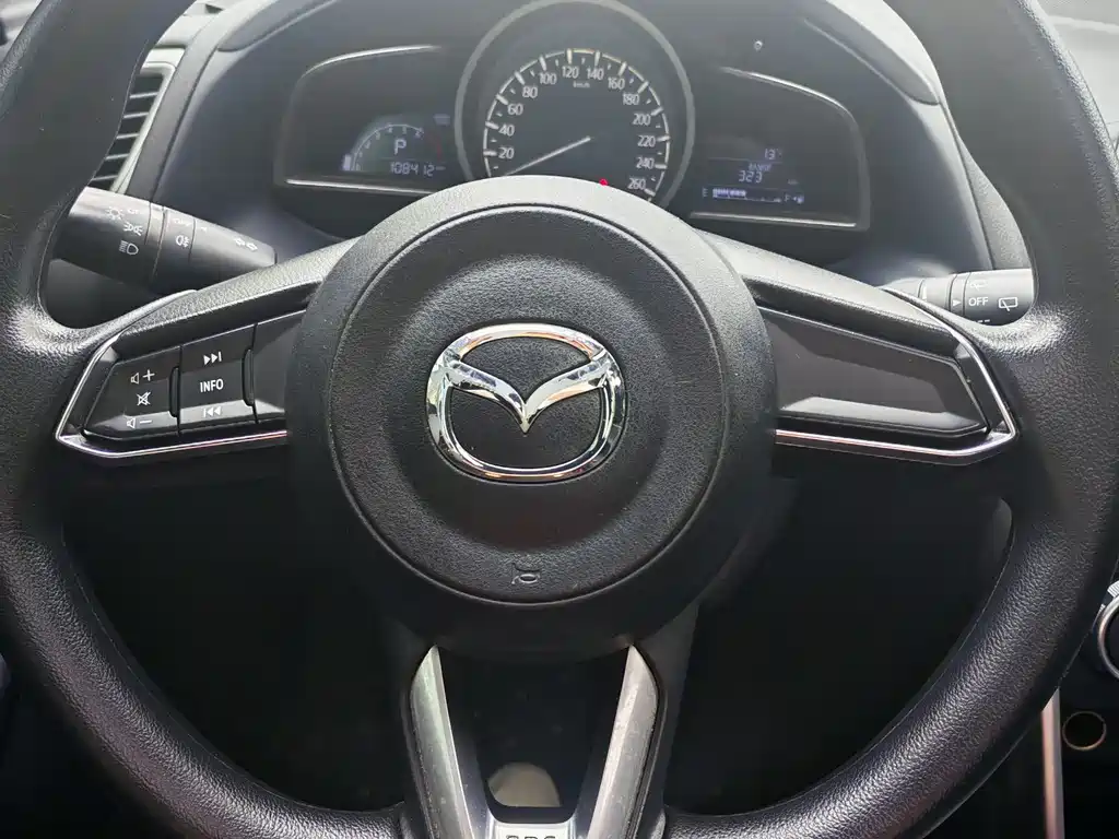 Mazda CX-4 — фото 11