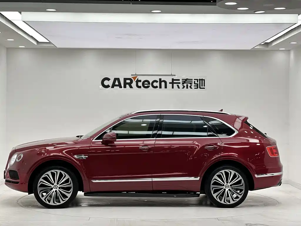Bentley Bentayga — фото 8